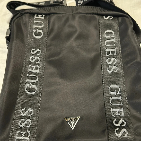 GUESS Logo Black Nylon Crossbody New - Picture 3 of 6